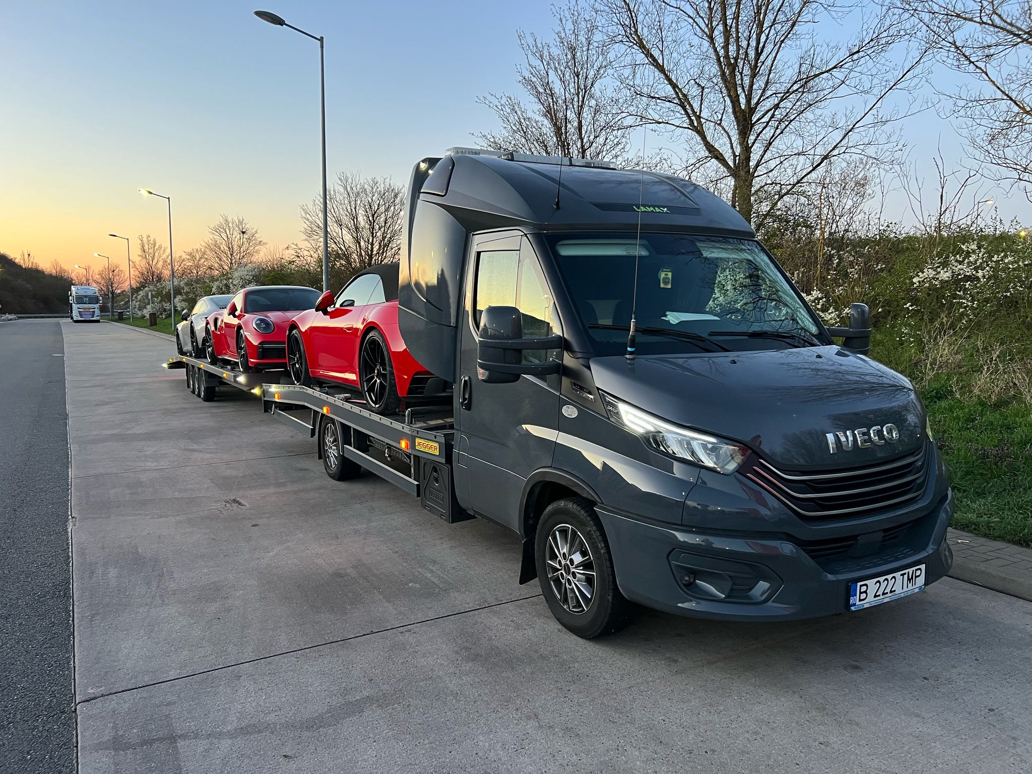 Transport auto — platforme de 3 și 9 poziții